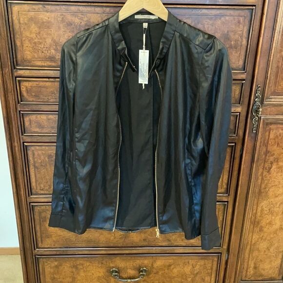 Nwt J Brand olmstead satin jacket. It can be worn as a jacket or a blouse - Picture 2 of 10